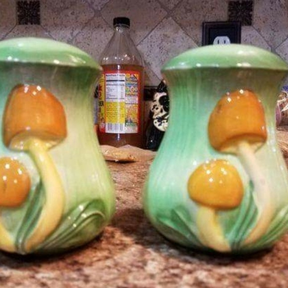 Other - Vintage Mushroom Salt and Pepper set
